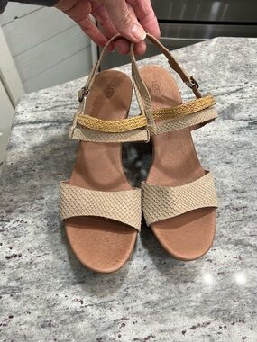 UGG Women's Tan Strap Slingback Wedge Sandals